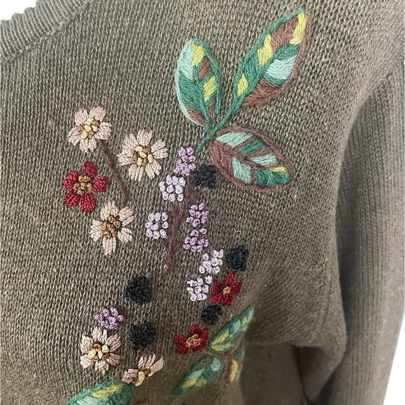 Tiara International Floral Embroidered Button Front Sweater Cottagecore Medium - Picture 2 of 11